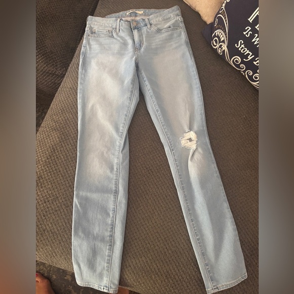 Levi's Light Blue Ripped Skinny Jeans size 28 - Picture 1 of 4